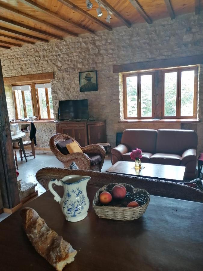 Вилла La Fee Bleue Limeyrat Экстерьер фото